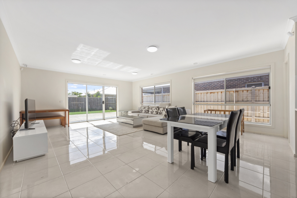 141 Citybay Drive, Point Cook, VIC 3030 — photo 2