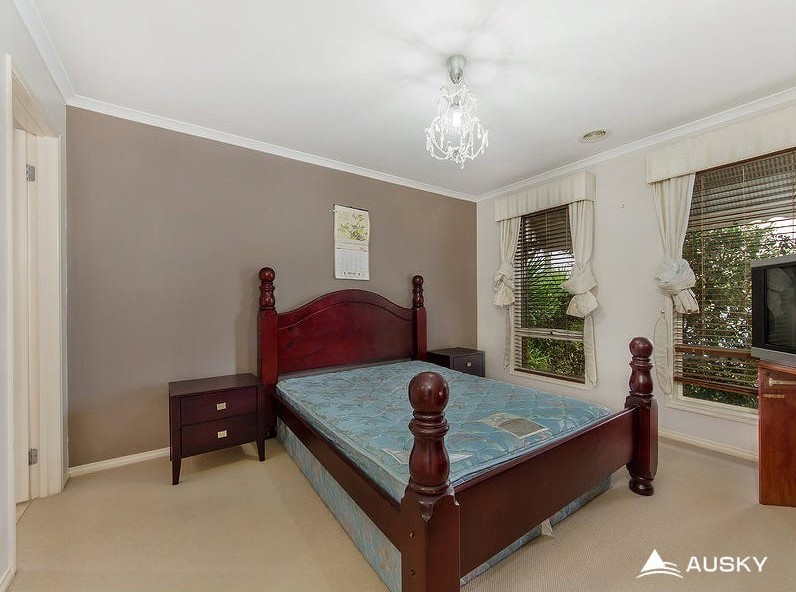 17 Tantallon Crescent, Derrimut, Vic 3026 — photo 9