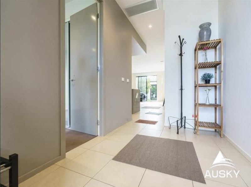 99 Rosebank Avenue, Clayton South, Vic 3169 — photo 3