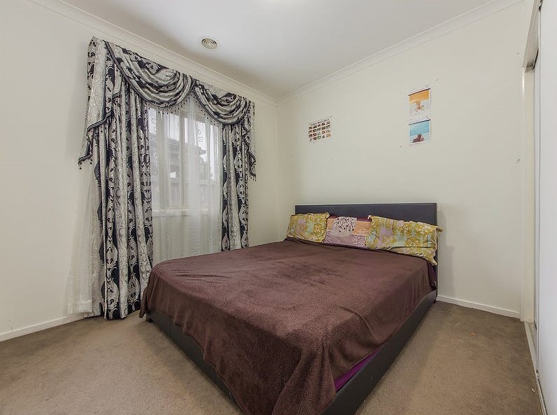 33 Barmera Way, Truganina, Vic 3029 — photo 8