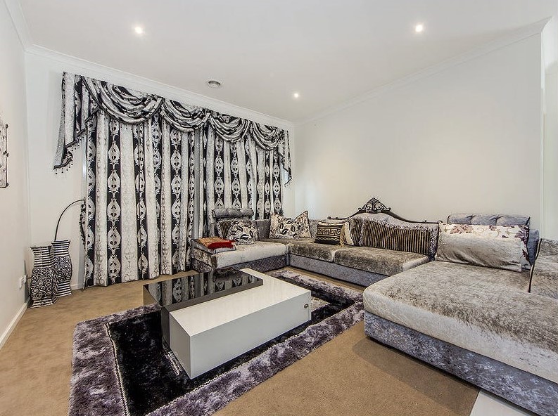 33 Barmera Way, Truganina, Vic 3029 — photo 2