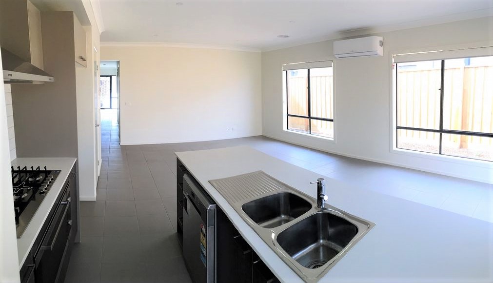 10 Grain Road, Wyndham Vale, Vic 3024 — photo 3