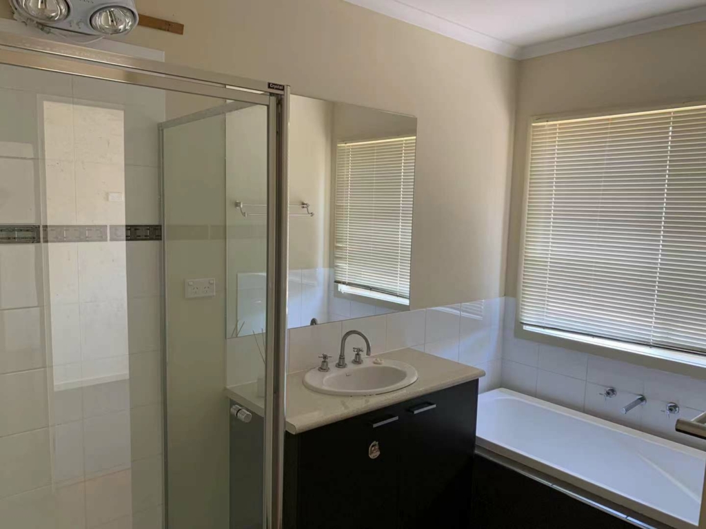 1 Pipit Court, Tarneit, Vic 3029 — photo 6