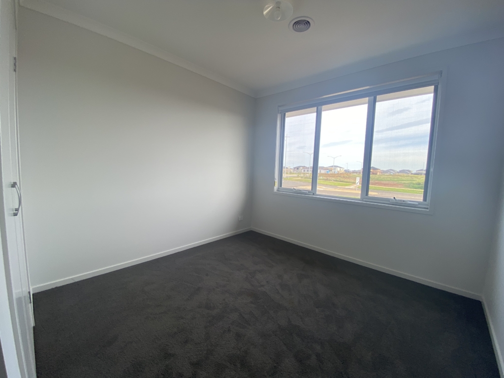 19 Narada Road, Truganina, Vic 3029 — photo 5