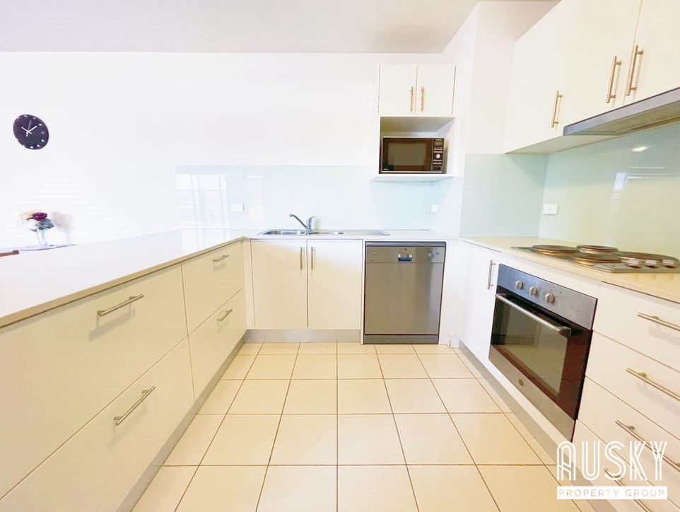 10/13 Logie Street, Oakleigh, Vic 3166 — photo 2