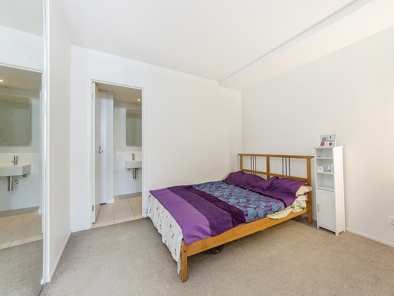 702/838 Bourke Street, Docklands VIC 3008