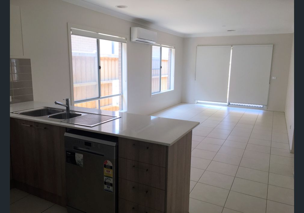 9 Ashwell Ave, Williams Landing, Vic 3027 — photo 4