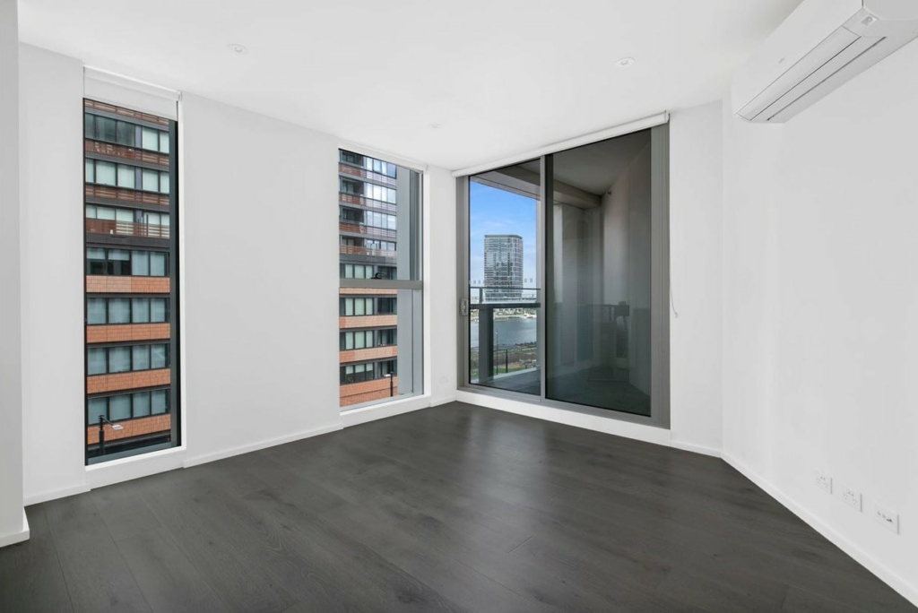 404w/888 Collins St, Docklands, Vic 3008 — photo 5