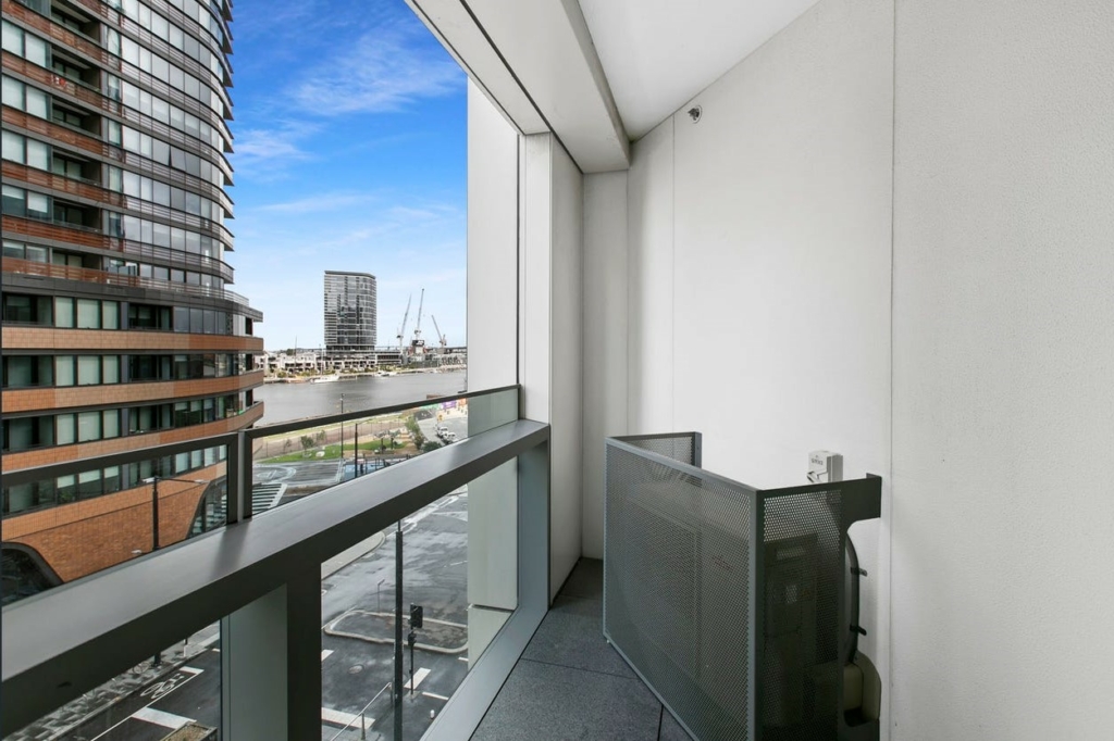 404w/888 Collins St, Docklands, Vic 3008 — photo 8