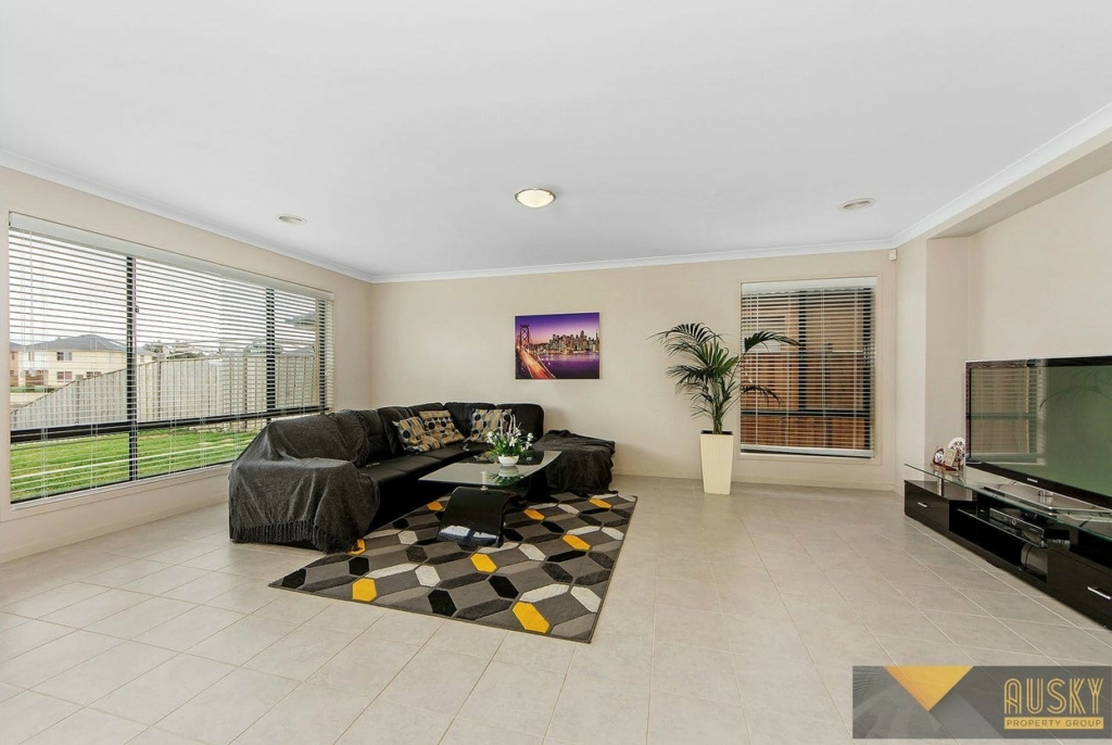 198 Sanctuary Lakes South Boulevard, Point Cook, Vic 3030 — photo 3