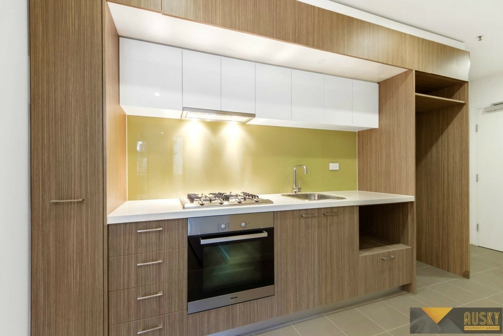 902/8 Sutherland Street, Melbourne, Vic 3000 — photo 2