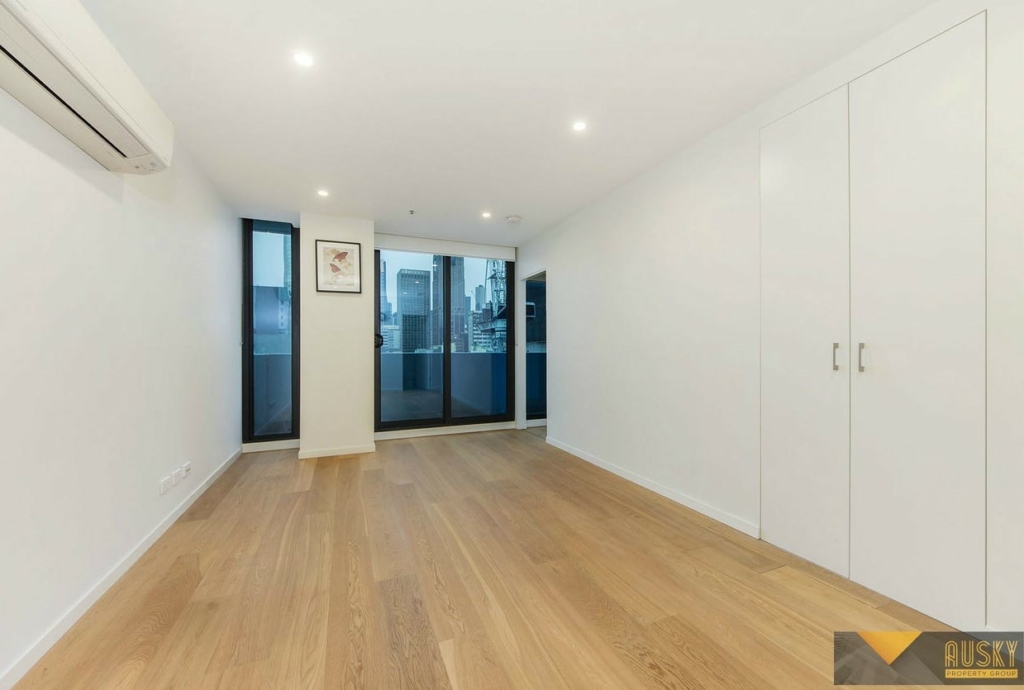 902/8 Sutherland Street, Melbourne, Vic 3000 — photo 4