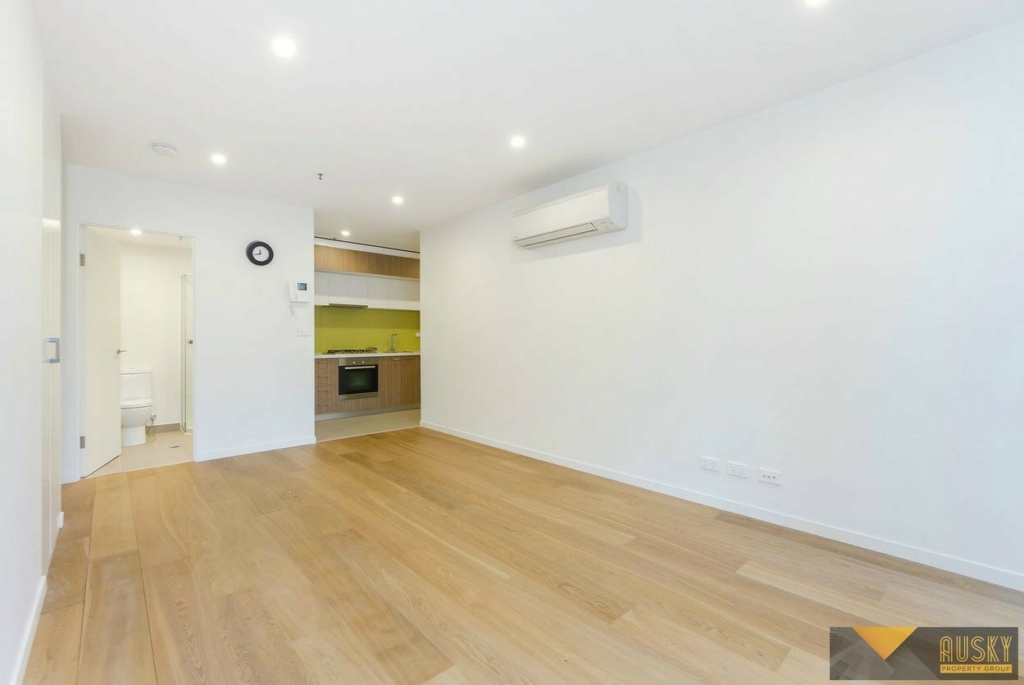 902/8 Sutherland Street, Melbourne, Vic 3000 — photo 6