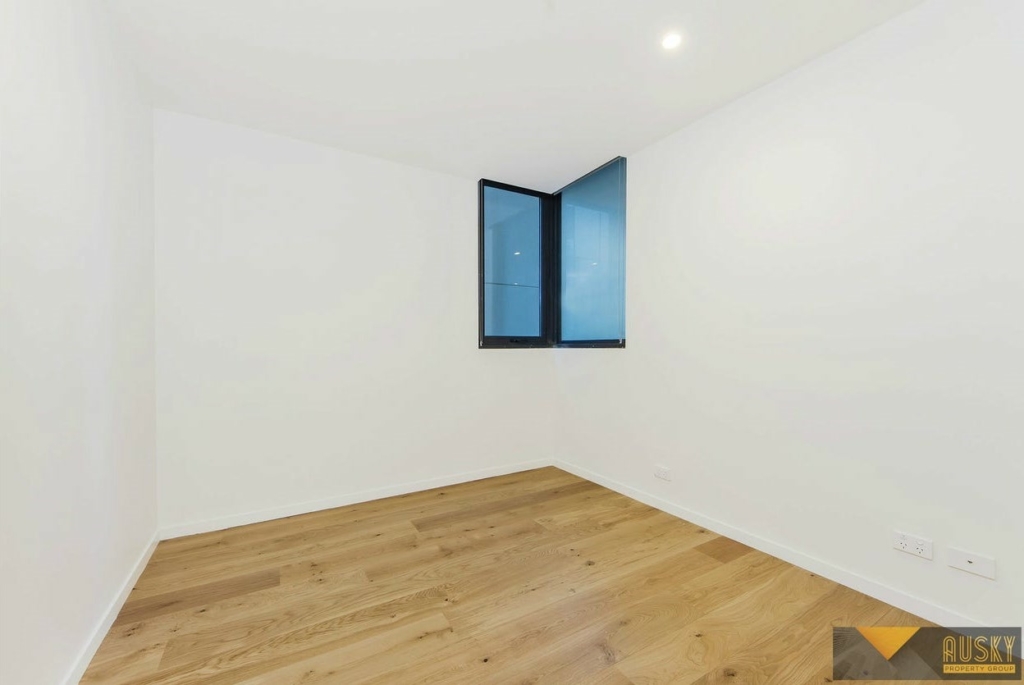902/8 Sutherland Street, Melbourne, Vic 3000 — photo 9