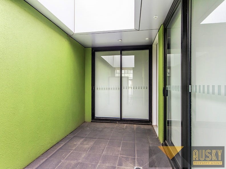 302/32 La Scala Avenue, Maribyrnong, Vic 3032 — photo 3