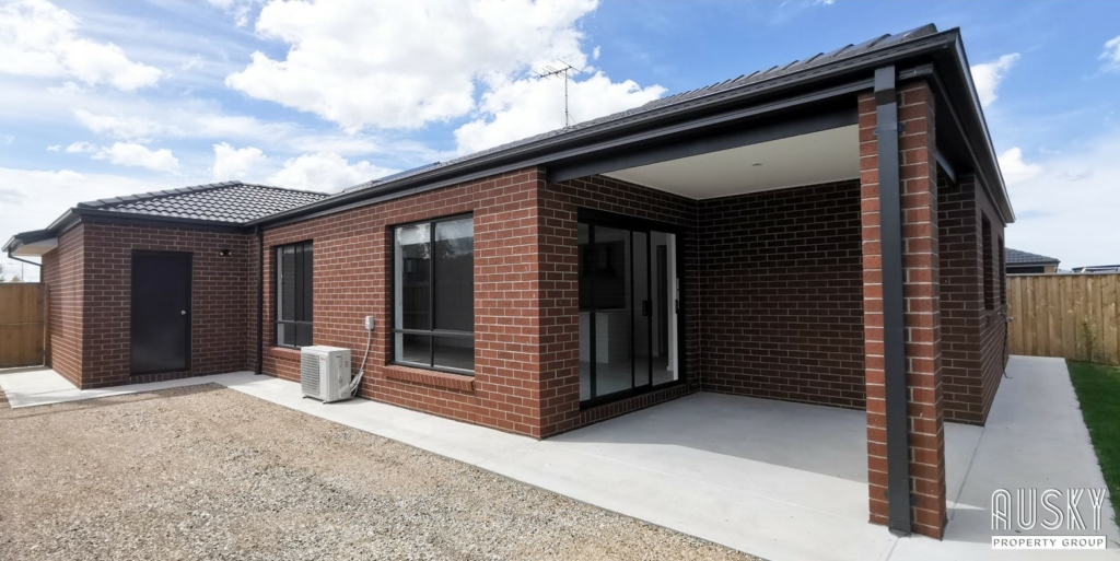 46 Ludo Circuit, Truganina, Vic 3029 — photo 12