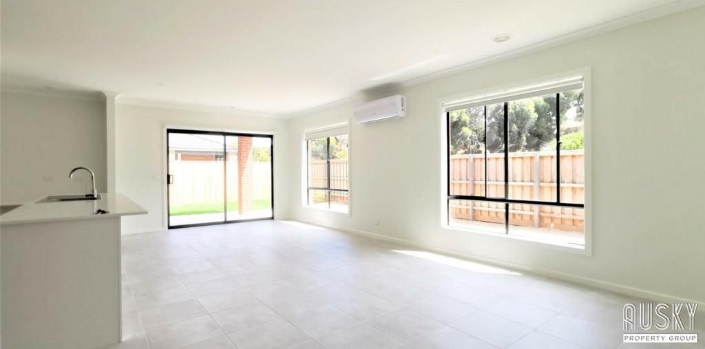 46 Ludo Circuit, Truganina, Vic 3029 — photo 4