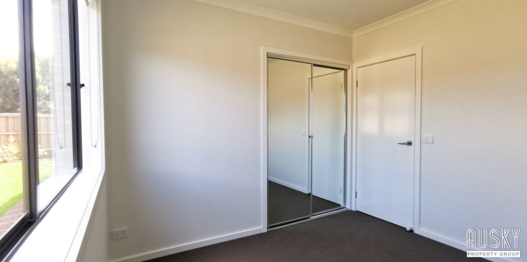 46 Ludo Circuit, Truganina, Vic 3029 — photo 8